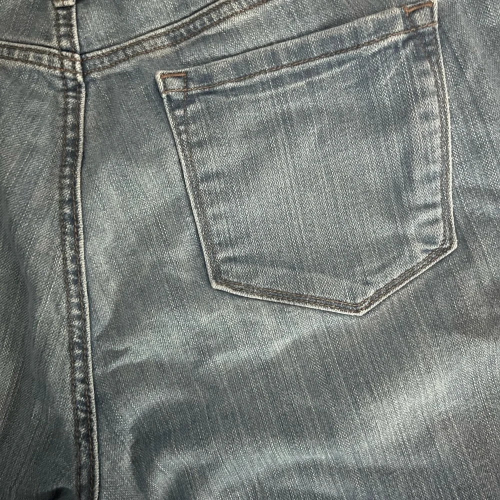 LOFT Light Blue Skinny with fray on ankle - Picture 5 of 5